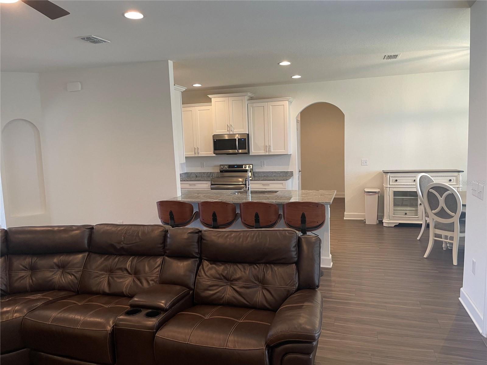 Image 17 of 64 For 33 Deer Road