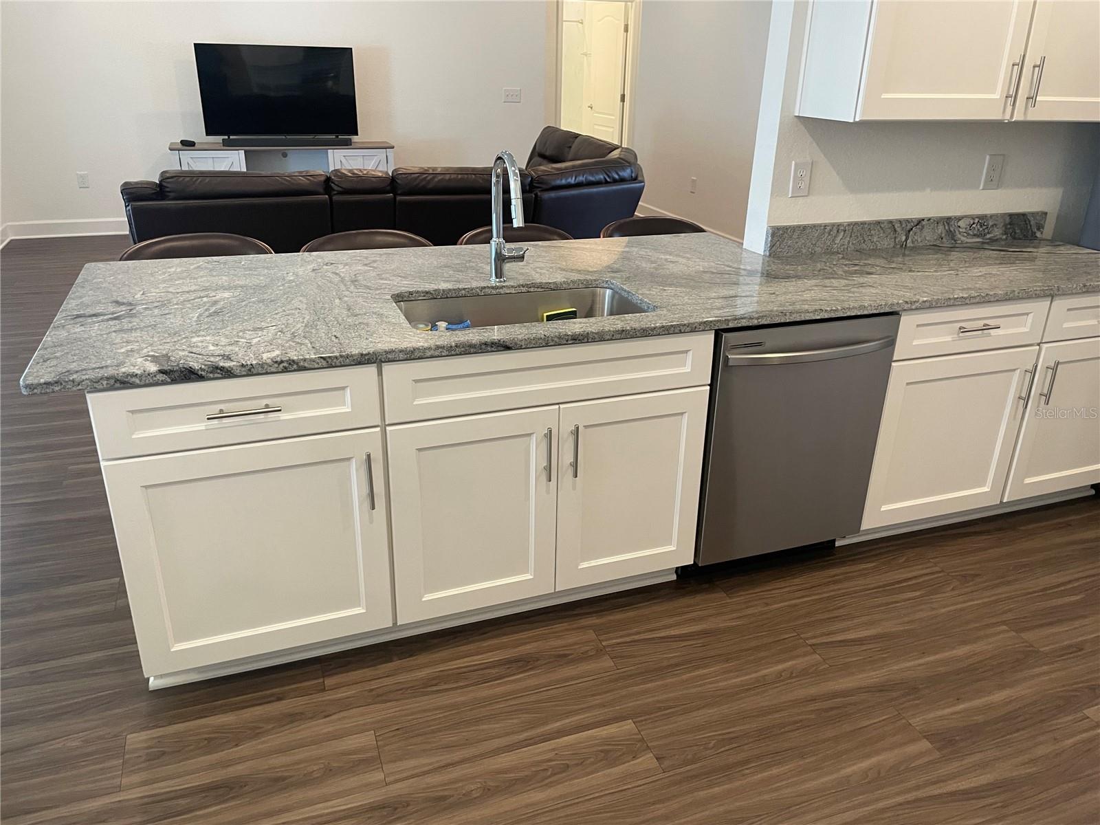 Image 20 of 64 For 33 Deer Road