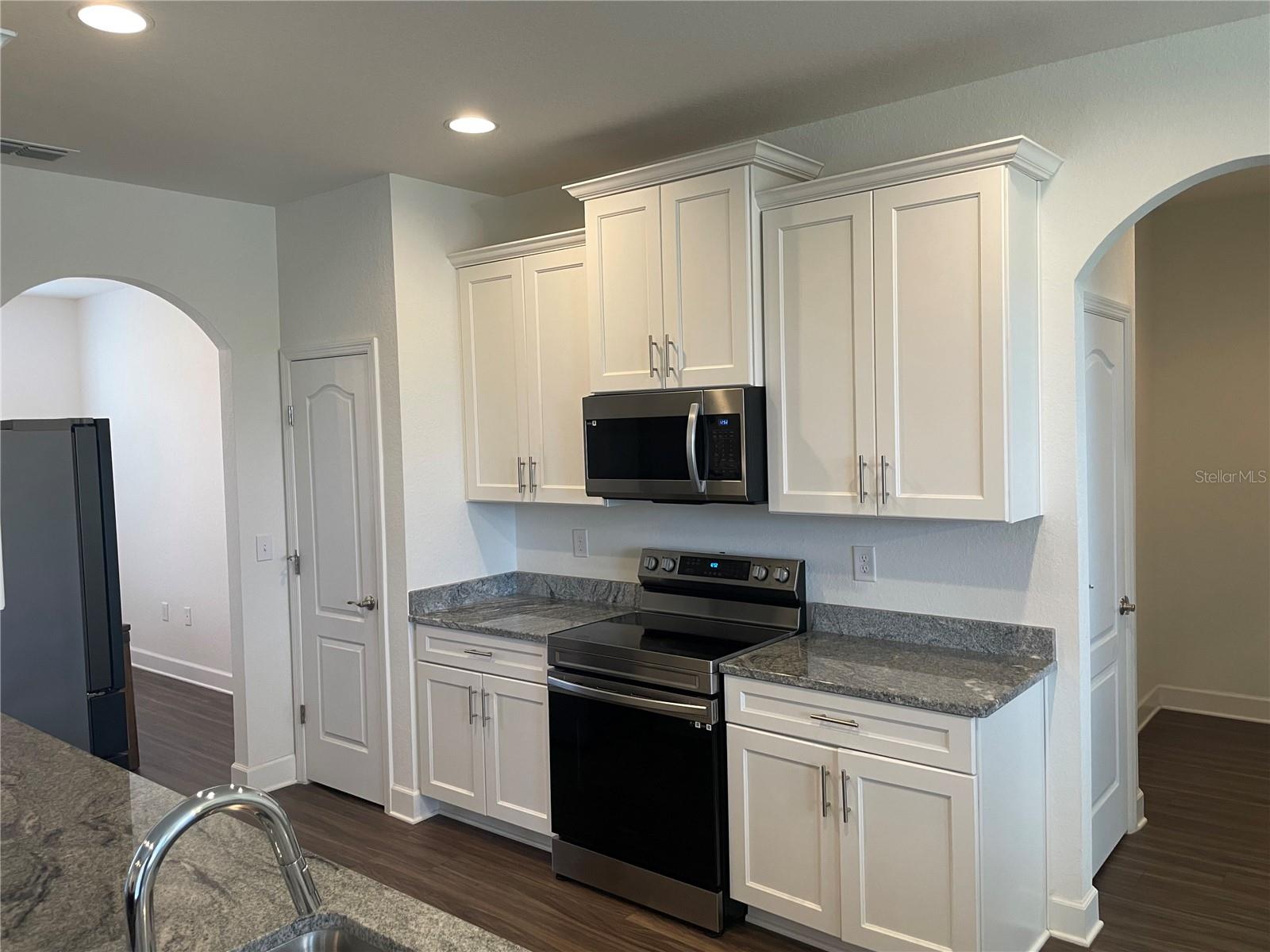 Image 22 of 64 For 33 Deer Road