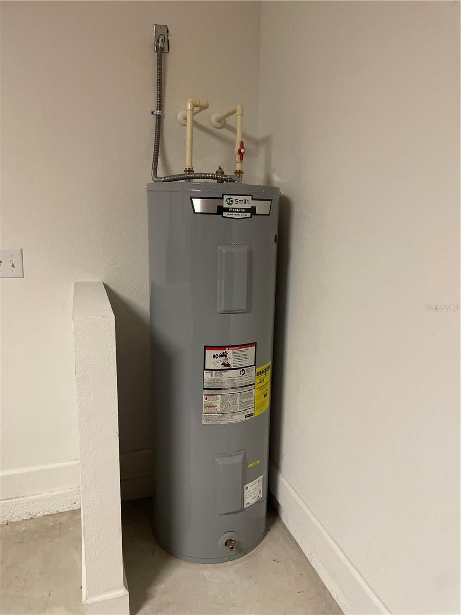 Image 34 of 64 For 33 Deer Road