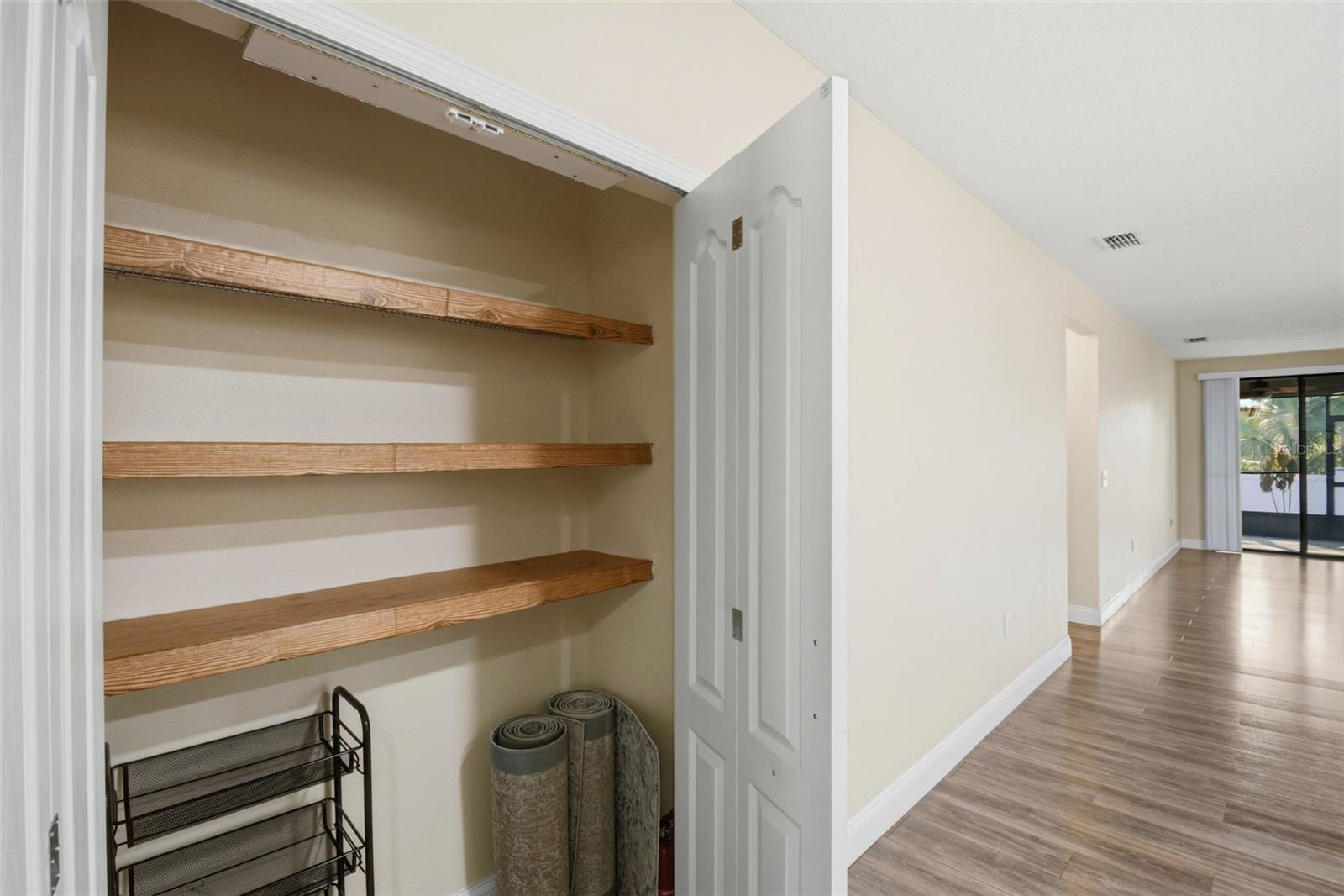 Image 13 of 40 For 2572 Vineyard Circle