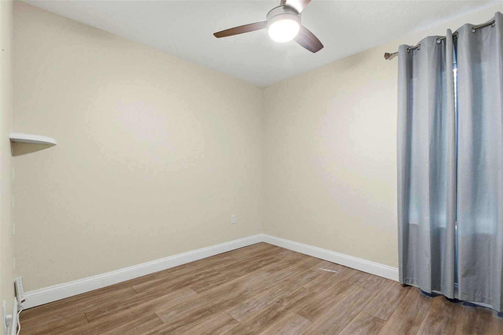 Image 19 of 40 For 2572 Vineyard Circle