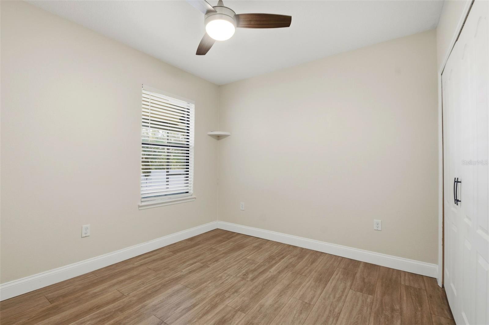 Image 22 of 40 For 2572 Vineyard Circle