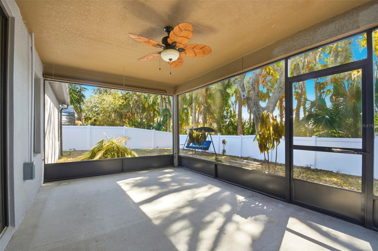 Image 25 of 40 For 2572 Vineyard Circle