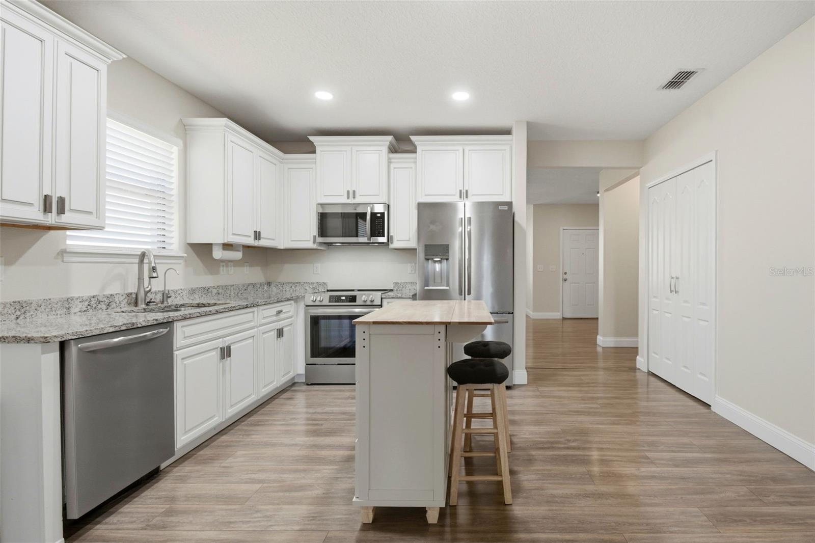 Image 6 of 40 For 2572 Vineyard Circle