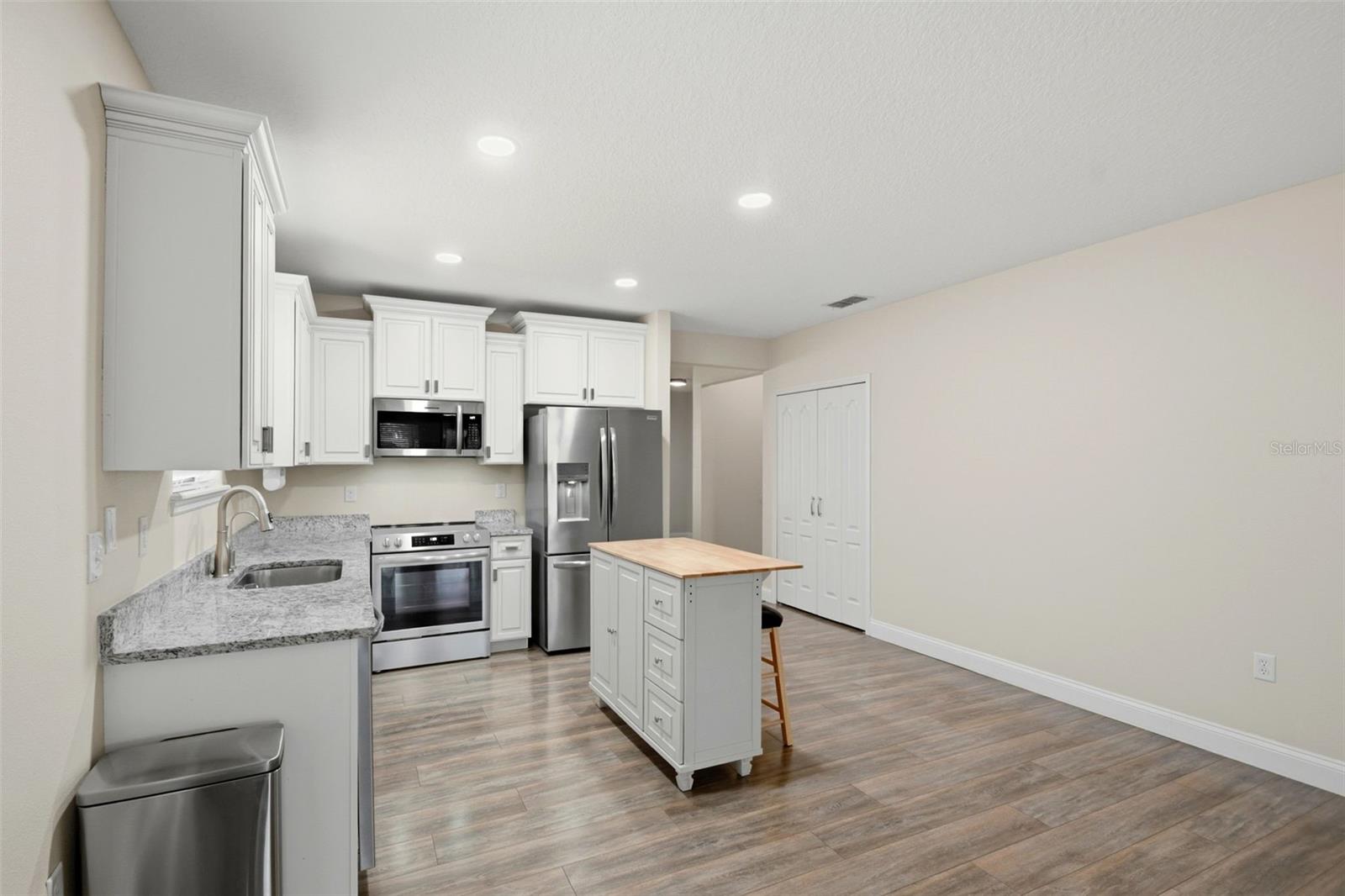 Image 9 of 40 For 2572 Vineyard Circle