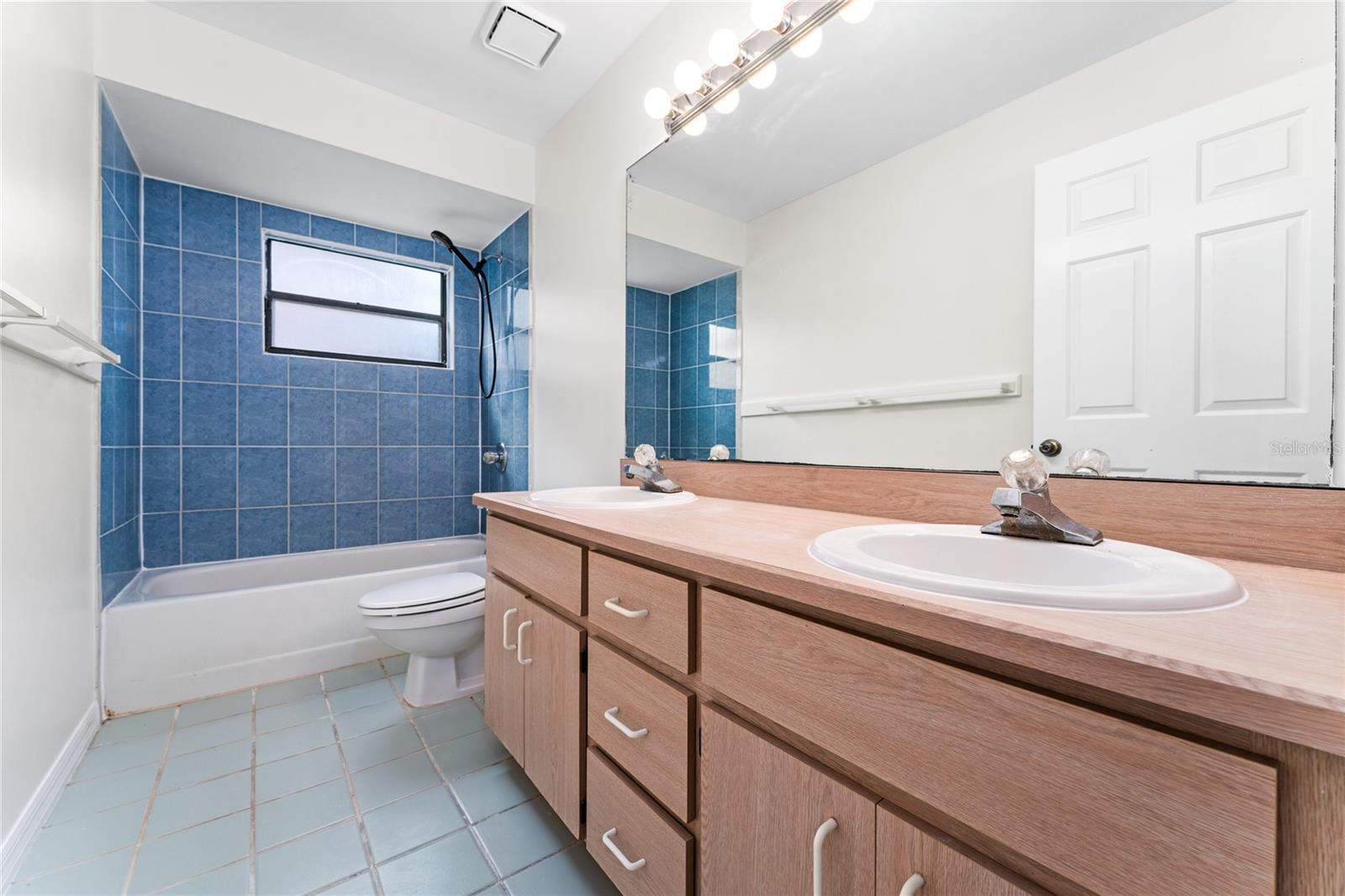 Image 25 of 36 For 1126 Trotwood Boulevard