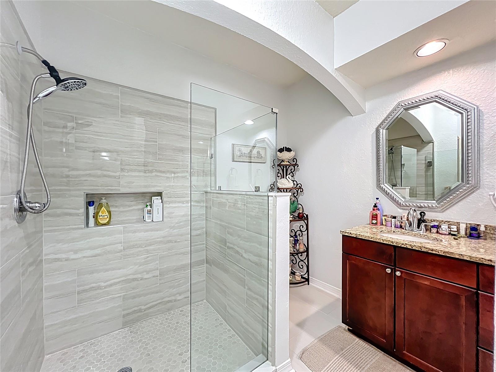 Image 11 of 62 For 157 Villa Di Este Terrace 213