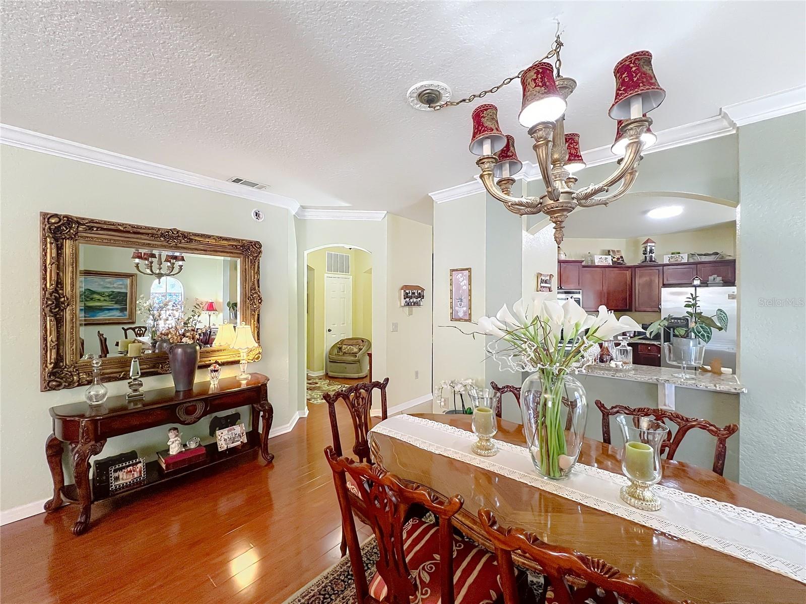 Image 30 of 62 For 157 Villa Di Este Terrace 213