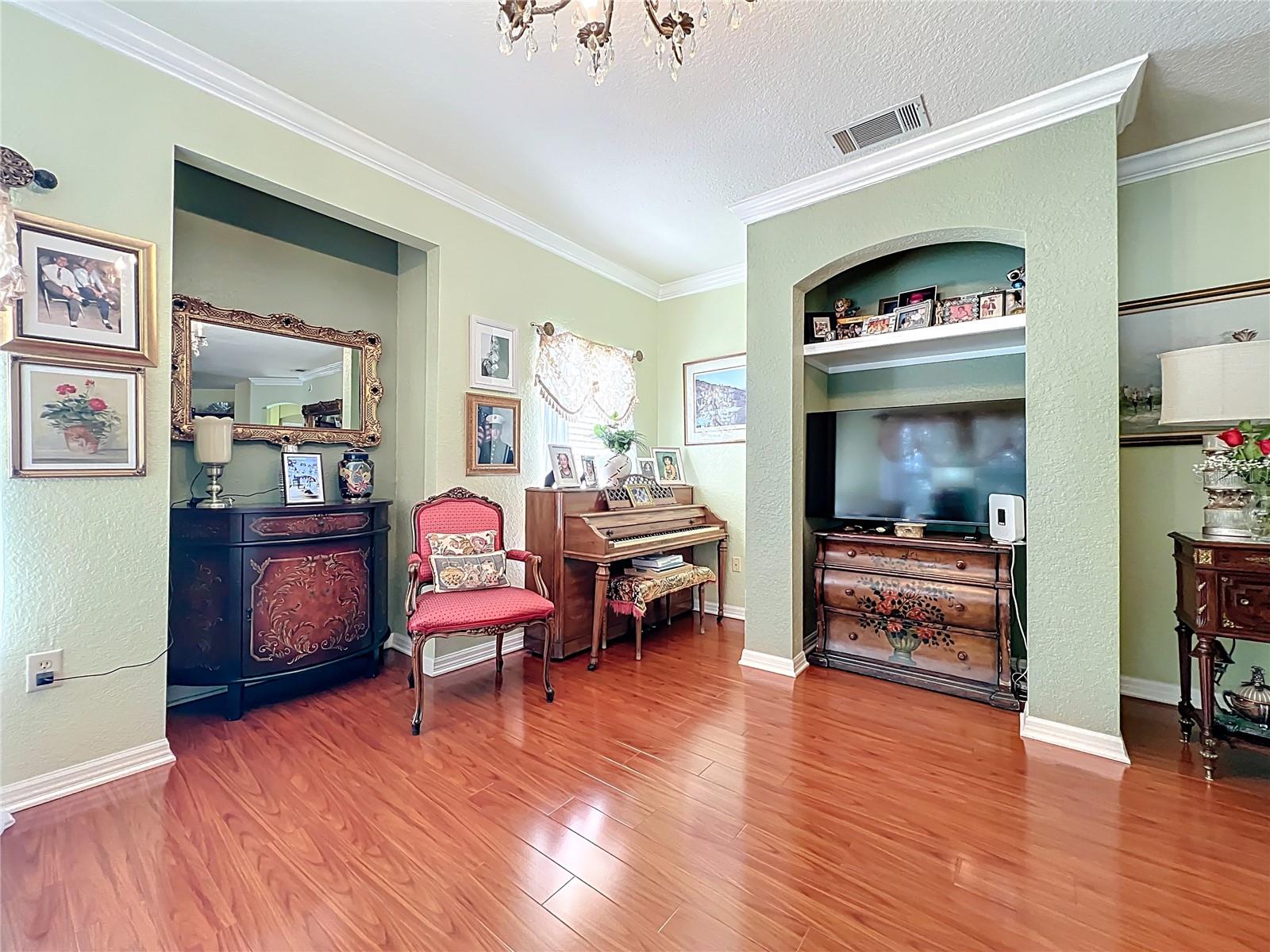 Image 34 of 62 For 157 Villa Di Este Terrace 213