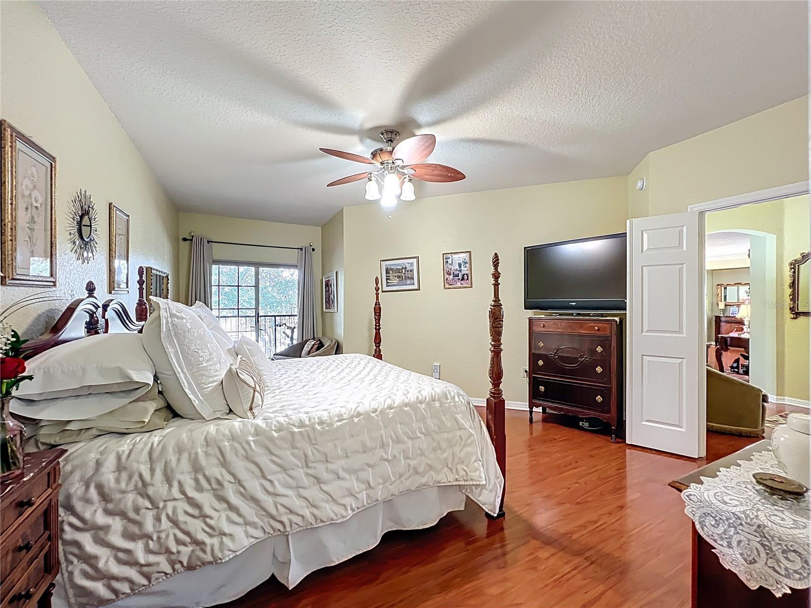 Image 35 of 62 For 157 Villa Di Este Terrace 213