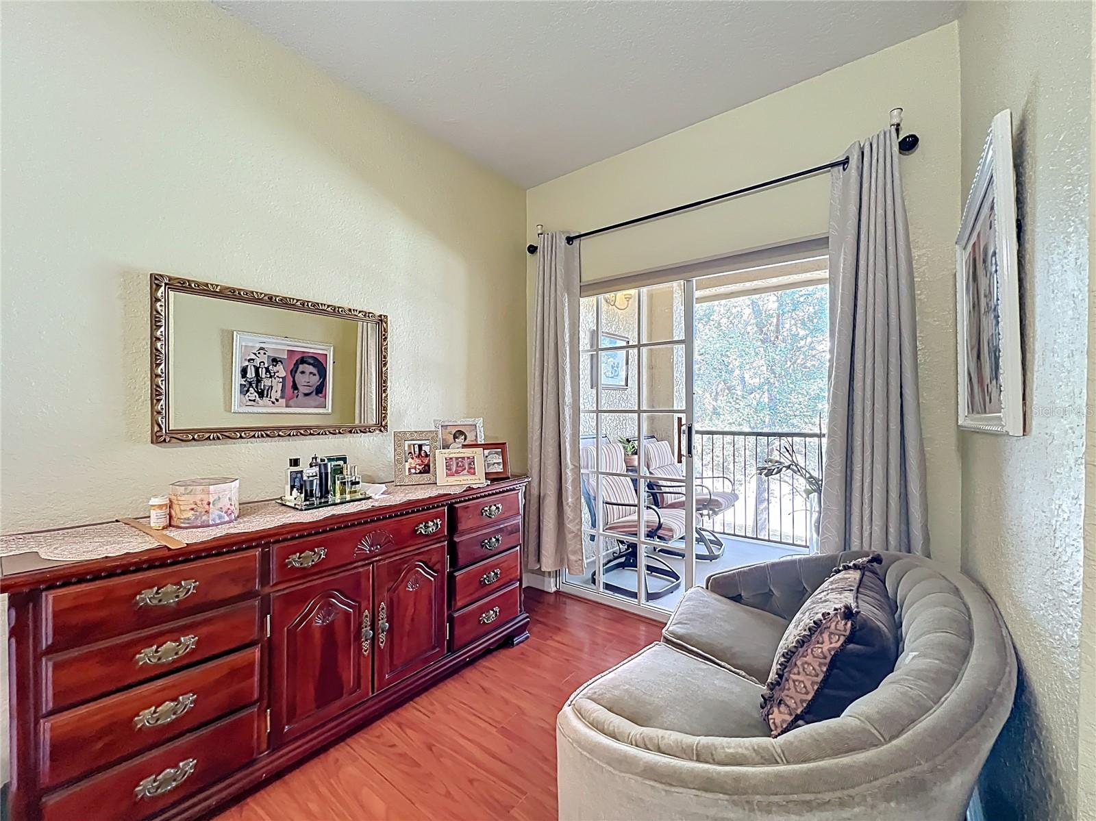 Image 38 of 62 For 157 Villa Di Este Terrace 213