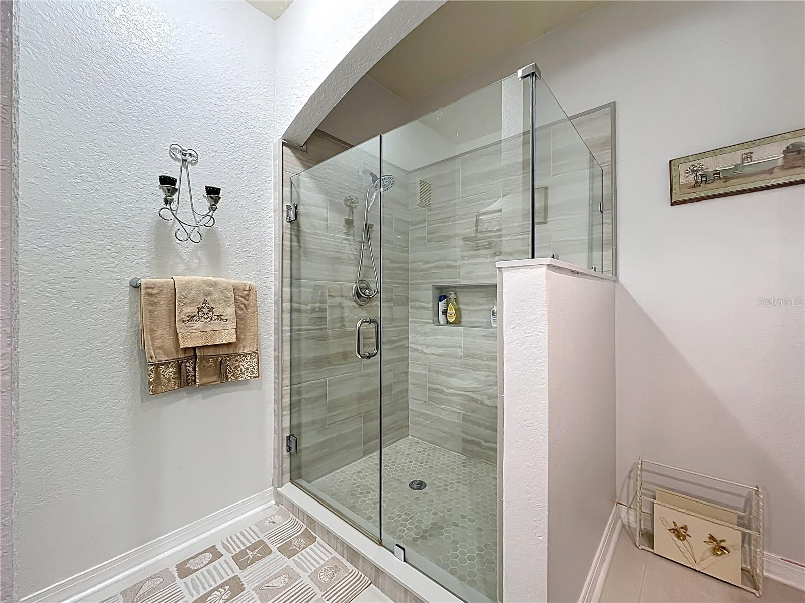 Image 41 of 62 For 157 Villa Di Este Terrace 213