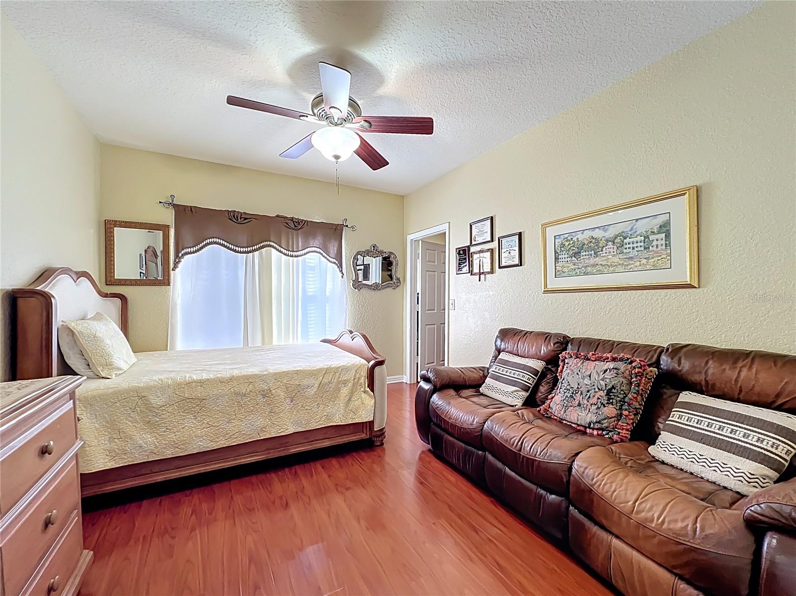 Image 43 of 62 For 157 Villa Di Este Terrace 213