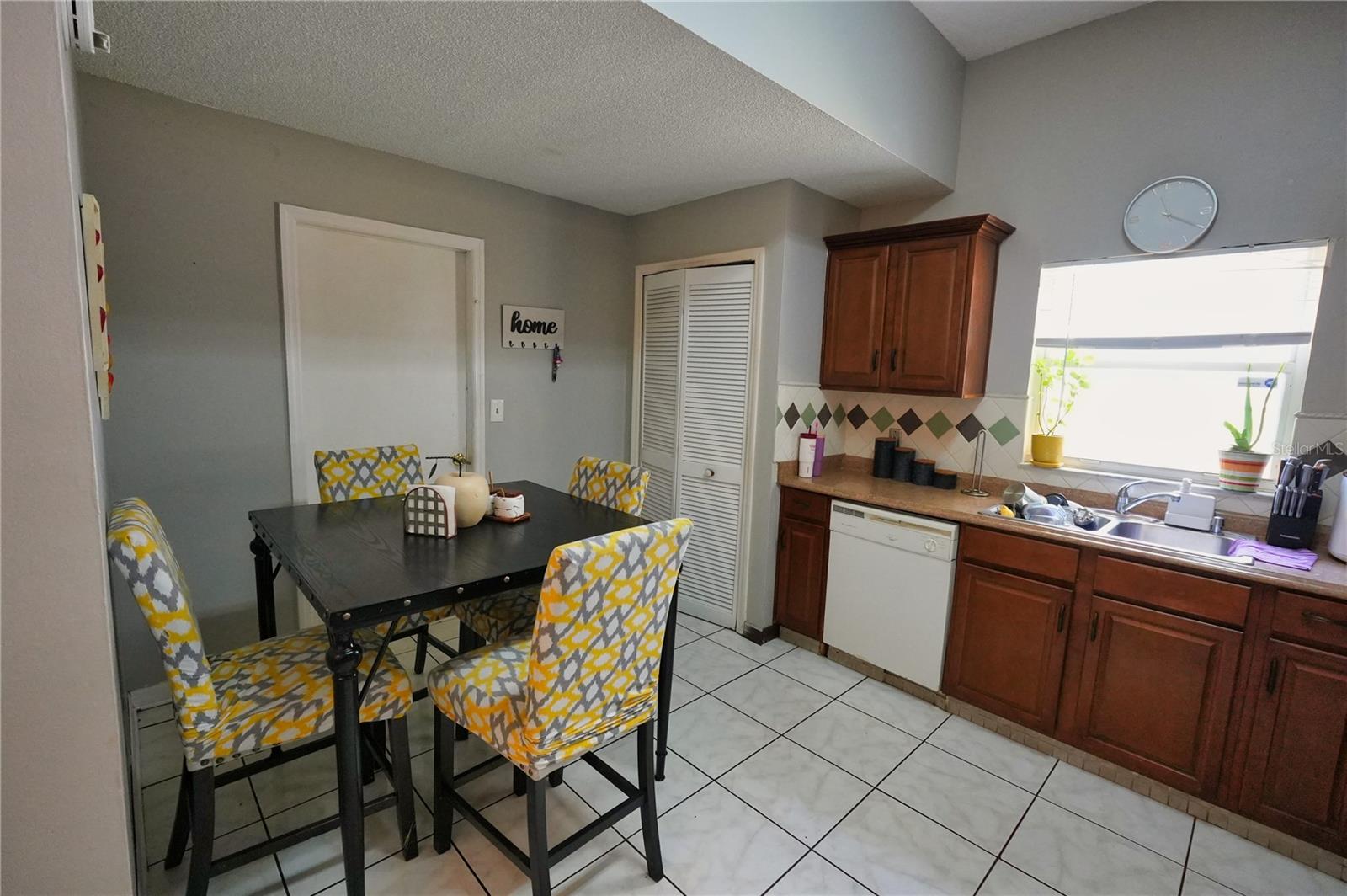 Image 5 of 23 For 11702 Cuxham Drive