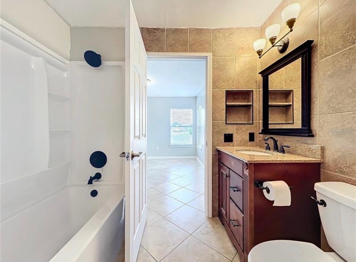 Image 16 of 33 For 2513 Grassy Point Drive 107