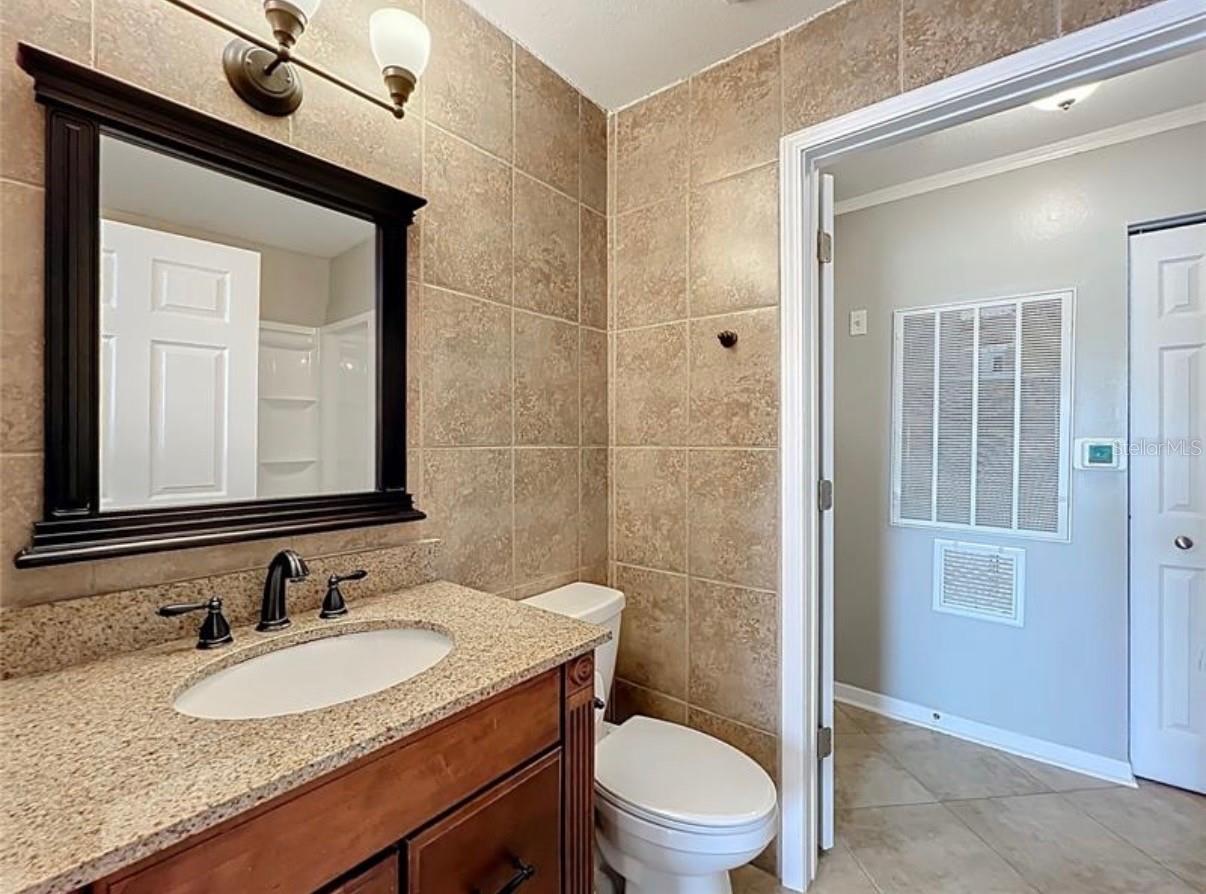 Image 17 of 33 For 2513 Grassy Point Drive 107