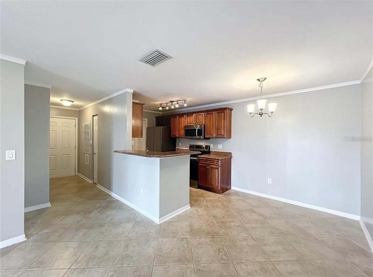 Image 5 of 33 For 2513 Grassy Point Drive 107