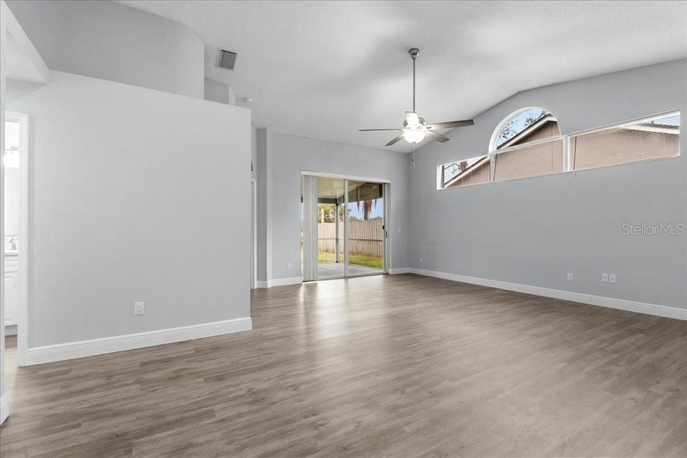 Image 6 of 34 For 2435 Lake Jackson Circle