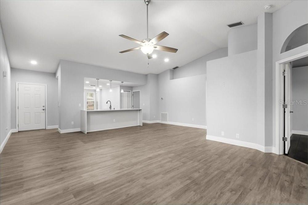 Image 7 of 34 For 2435 Lake Jackson Circle