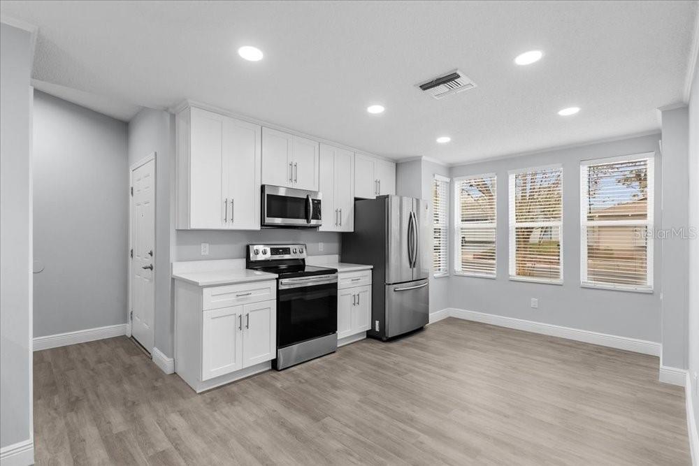 Image 8 of 34 For 2435 Lake Jackson Circle