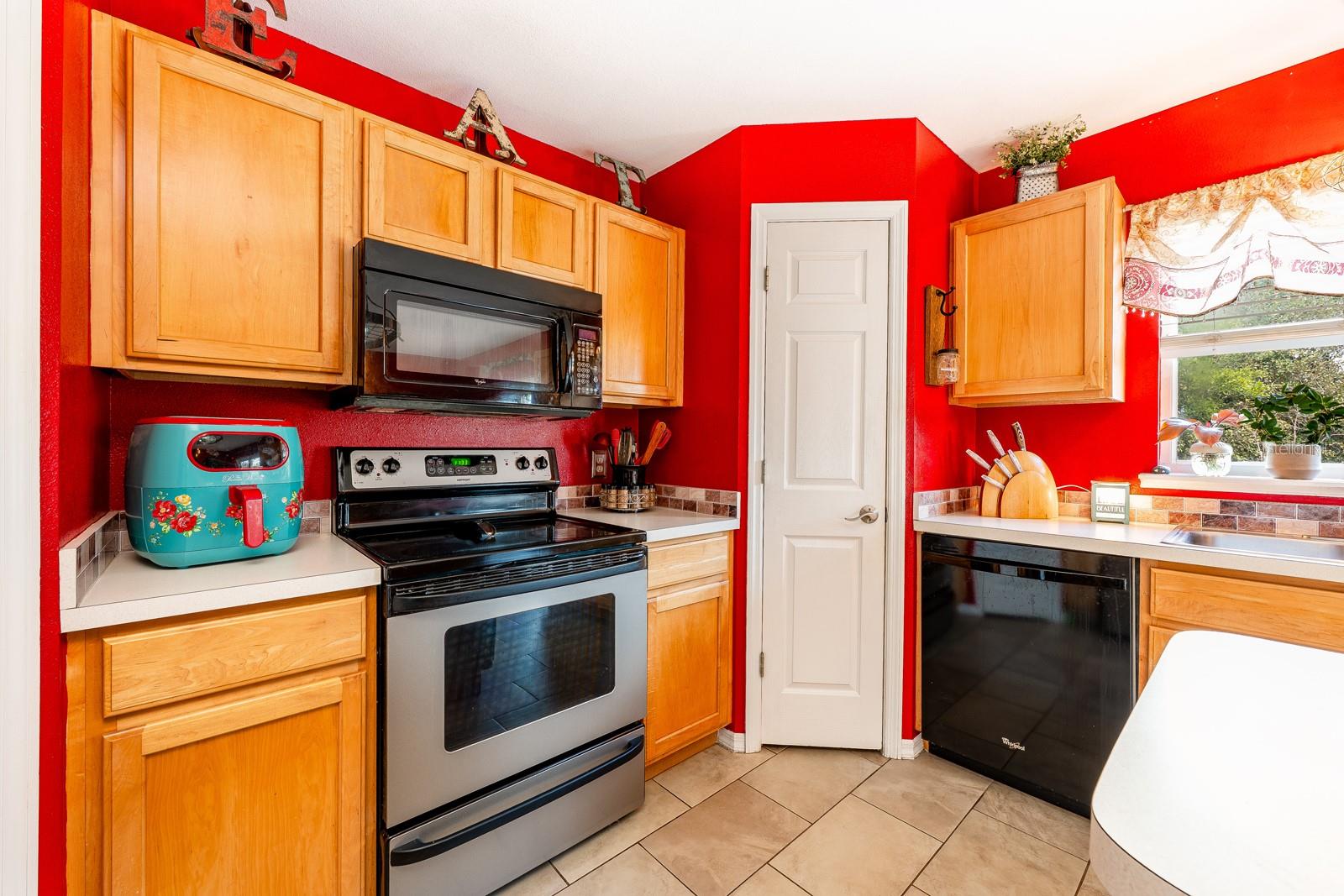 Image 11 of 36 For 819 Sunset Cove Drive