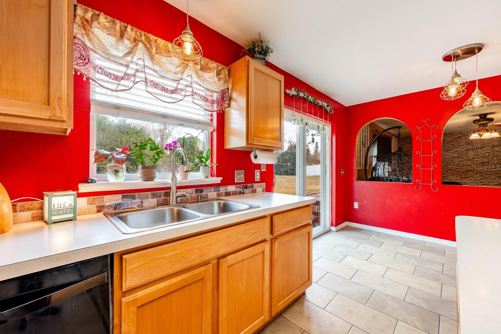 Image 13 of 36 For 819 Sunset Cove Drive