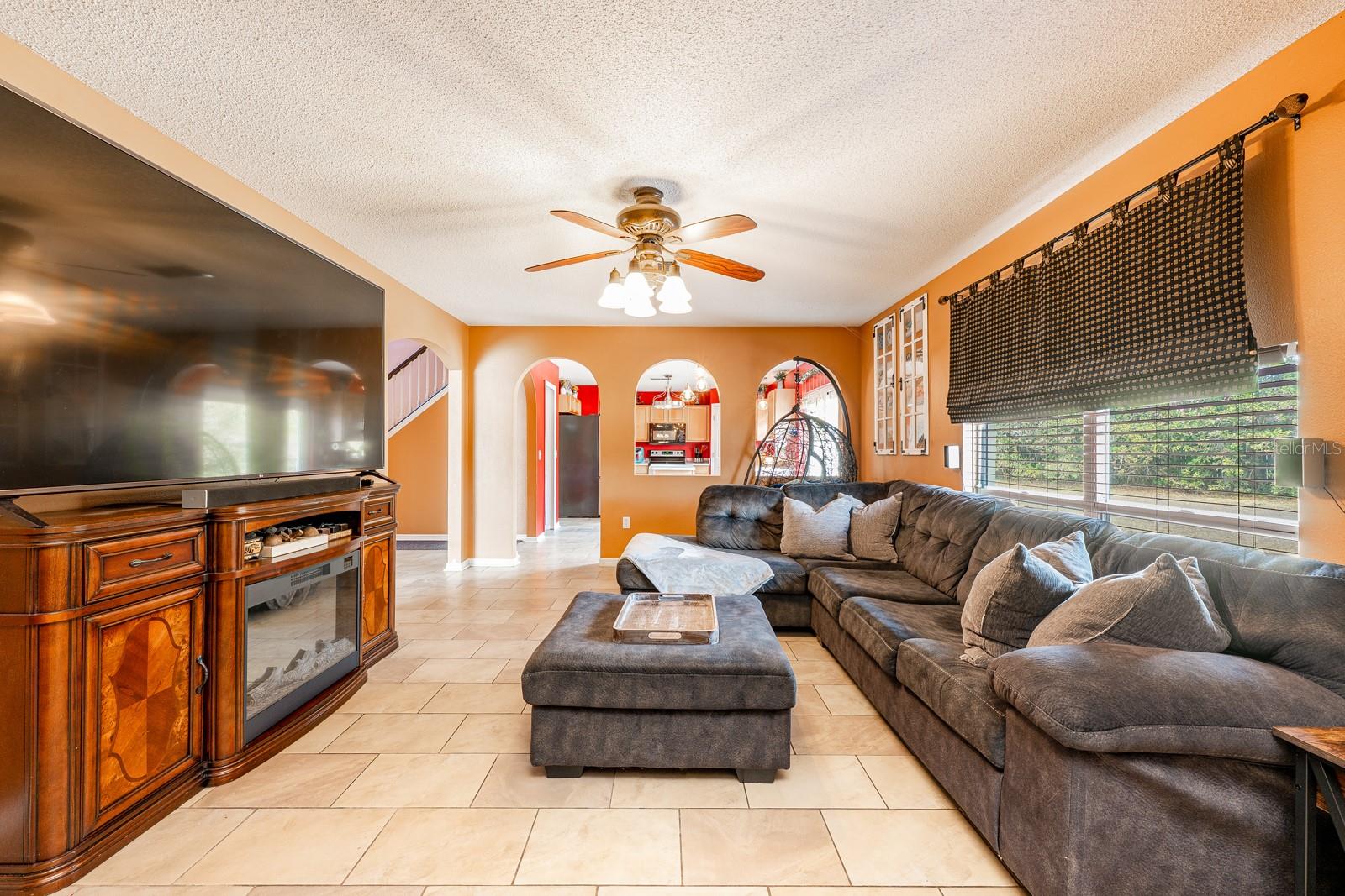 Image 16 of 36 For 819 Sunset Cove Drive