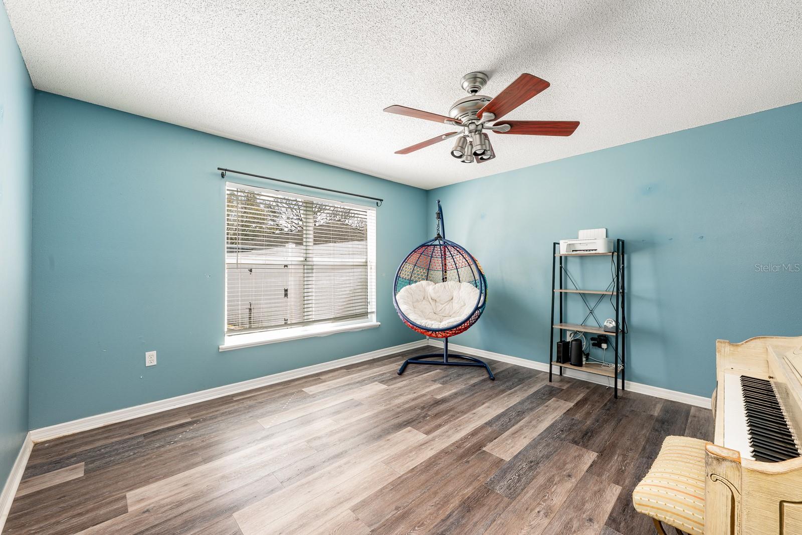 Image 19 of 36 For 819 Sunset Cove Drive