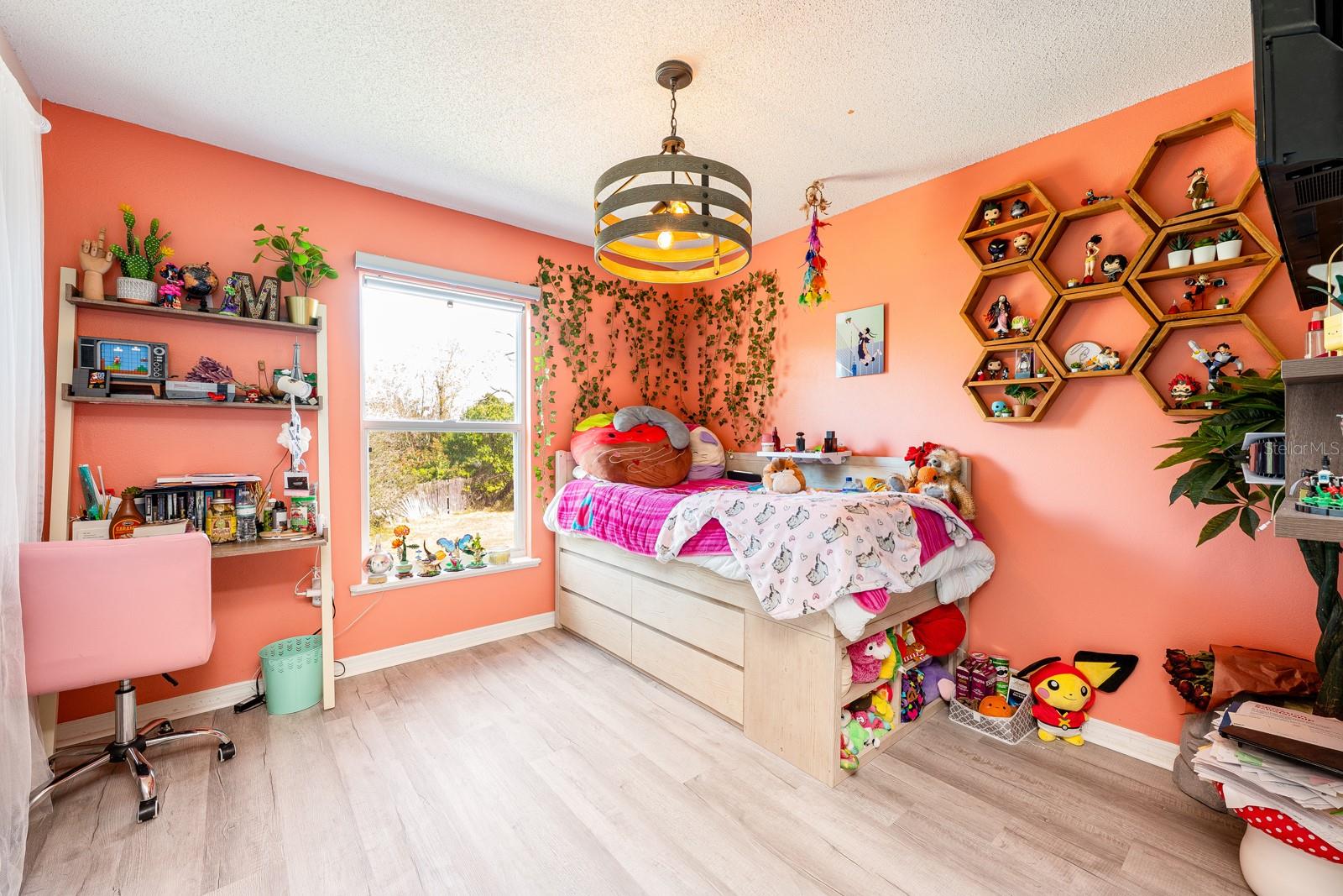 Image 23 of 36 For 819 Sunset Cove Drive