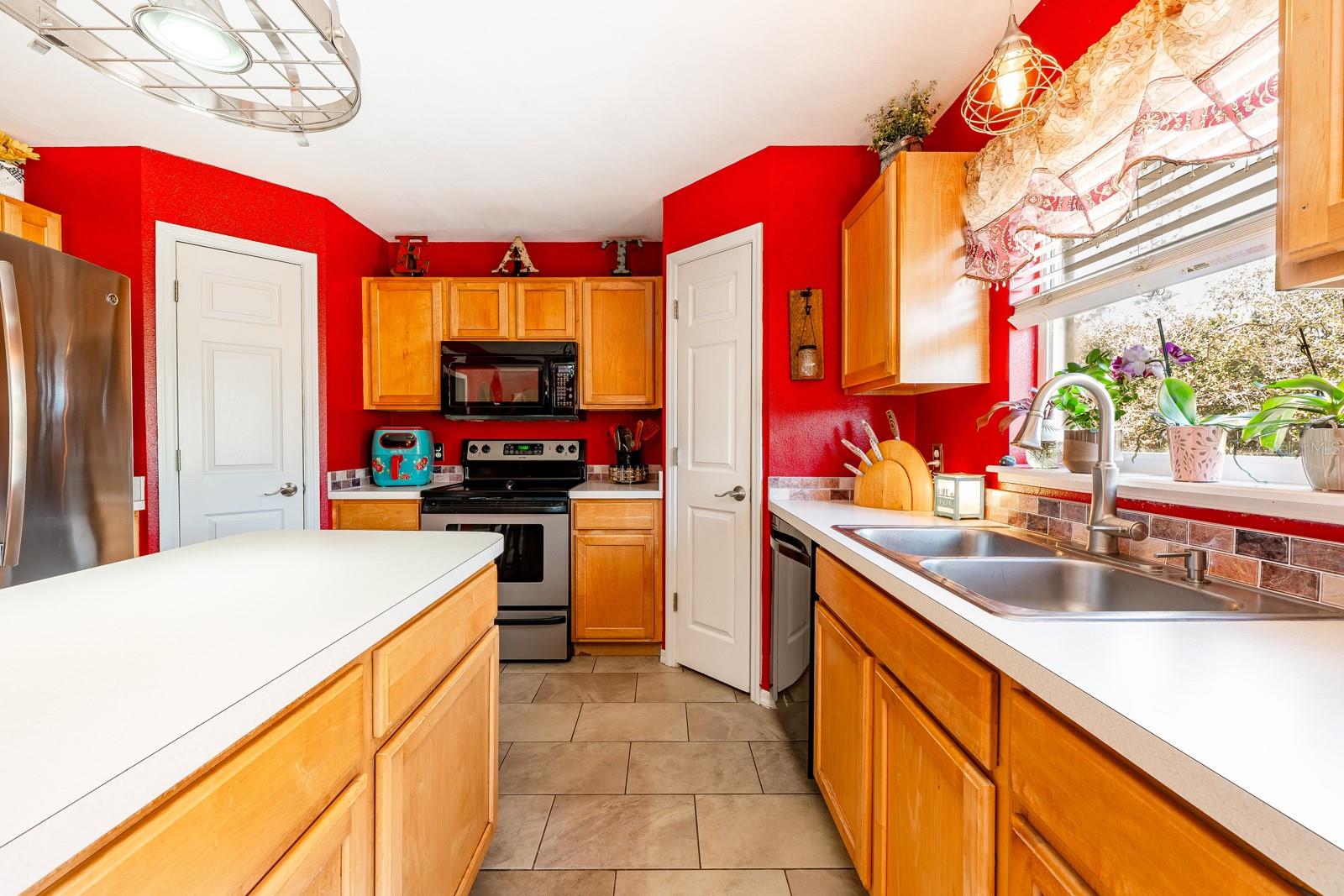 Image 9 of 36 For 819 Sunset Cove Drive