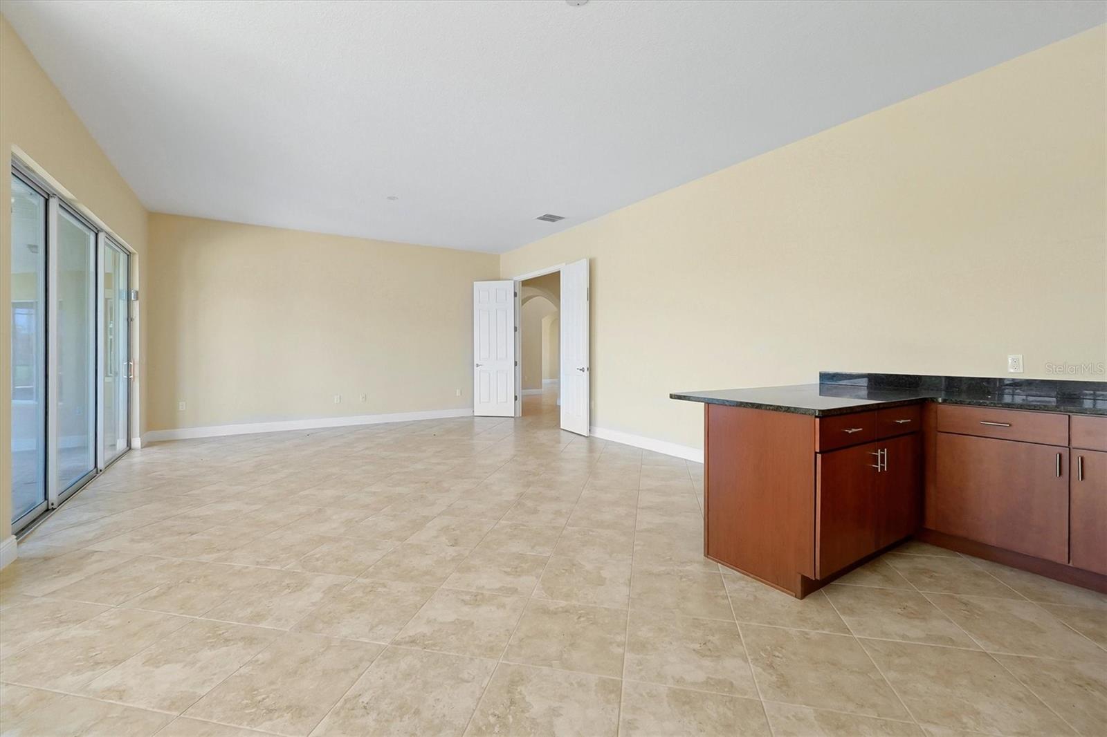 Image 20 of 65 For 880 Spinnaker Way