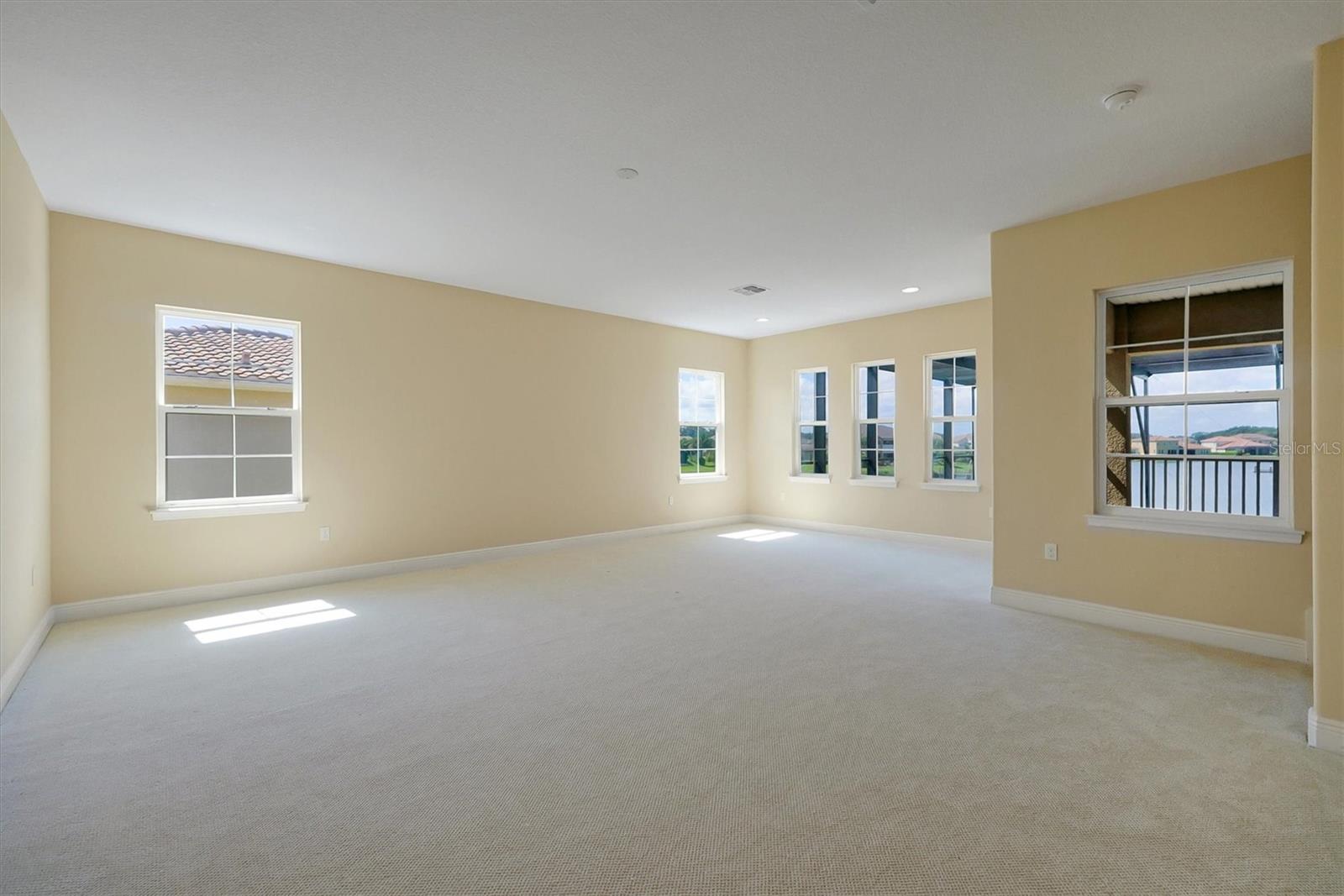 Image 29 of 65 For 880 Spinnaker Way