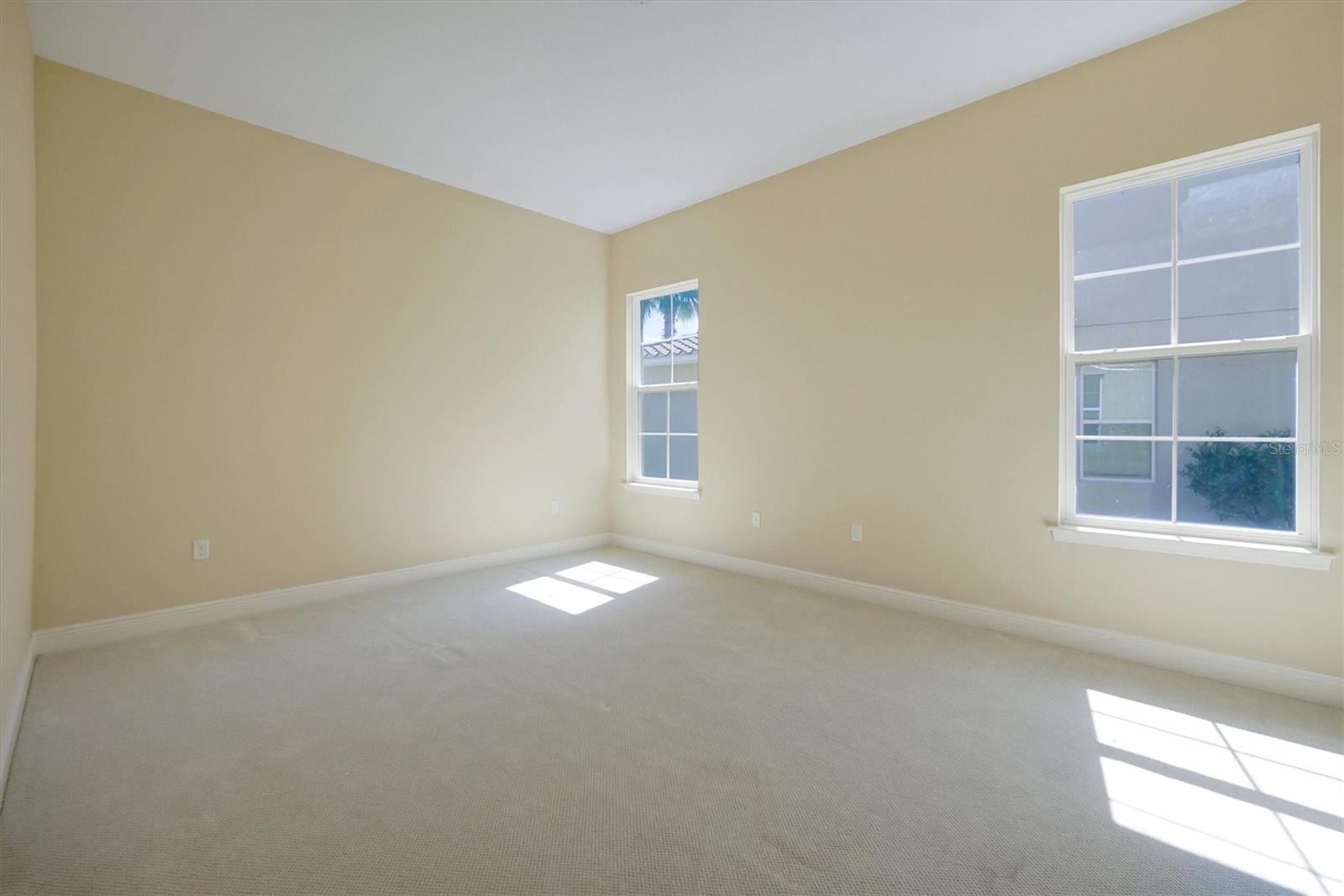 Image 37 of 65 For 880 Spinnaker Way