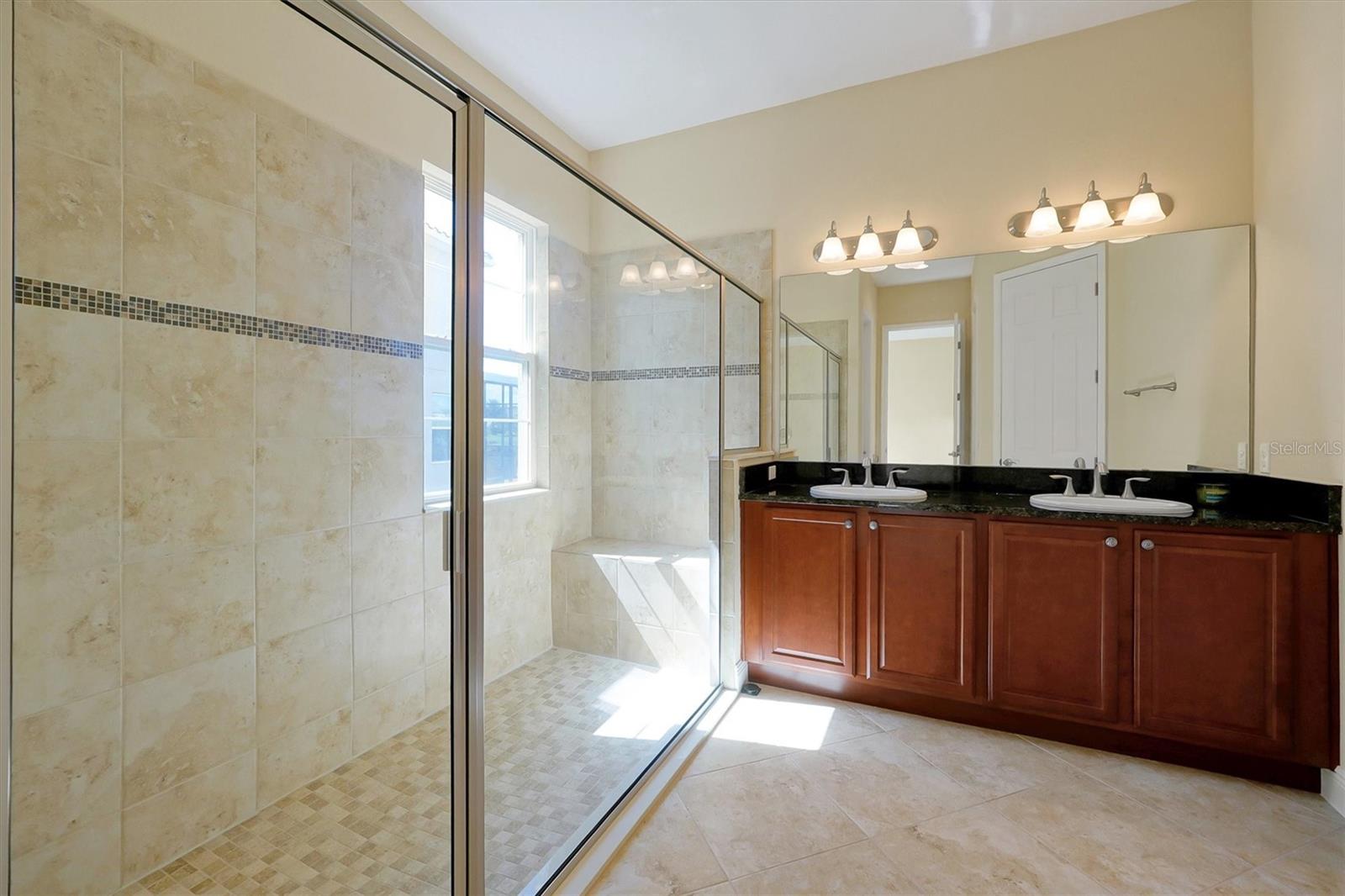 Image 39 of 65 For 880 Spinnaker Way