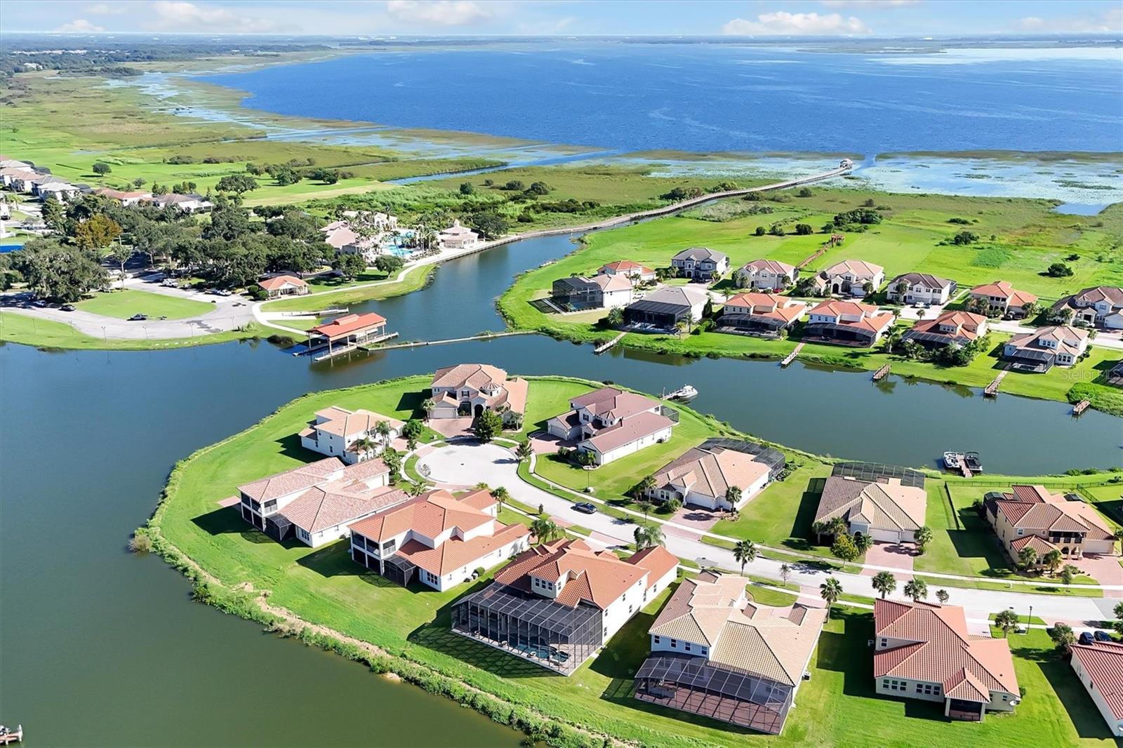 Image 7 of 65 For 880 Spinnaker Way