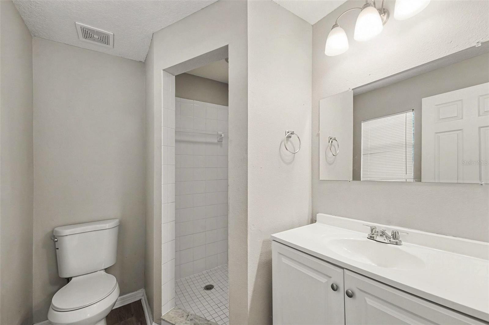 Listing photo id 12 for 919 18th Street S