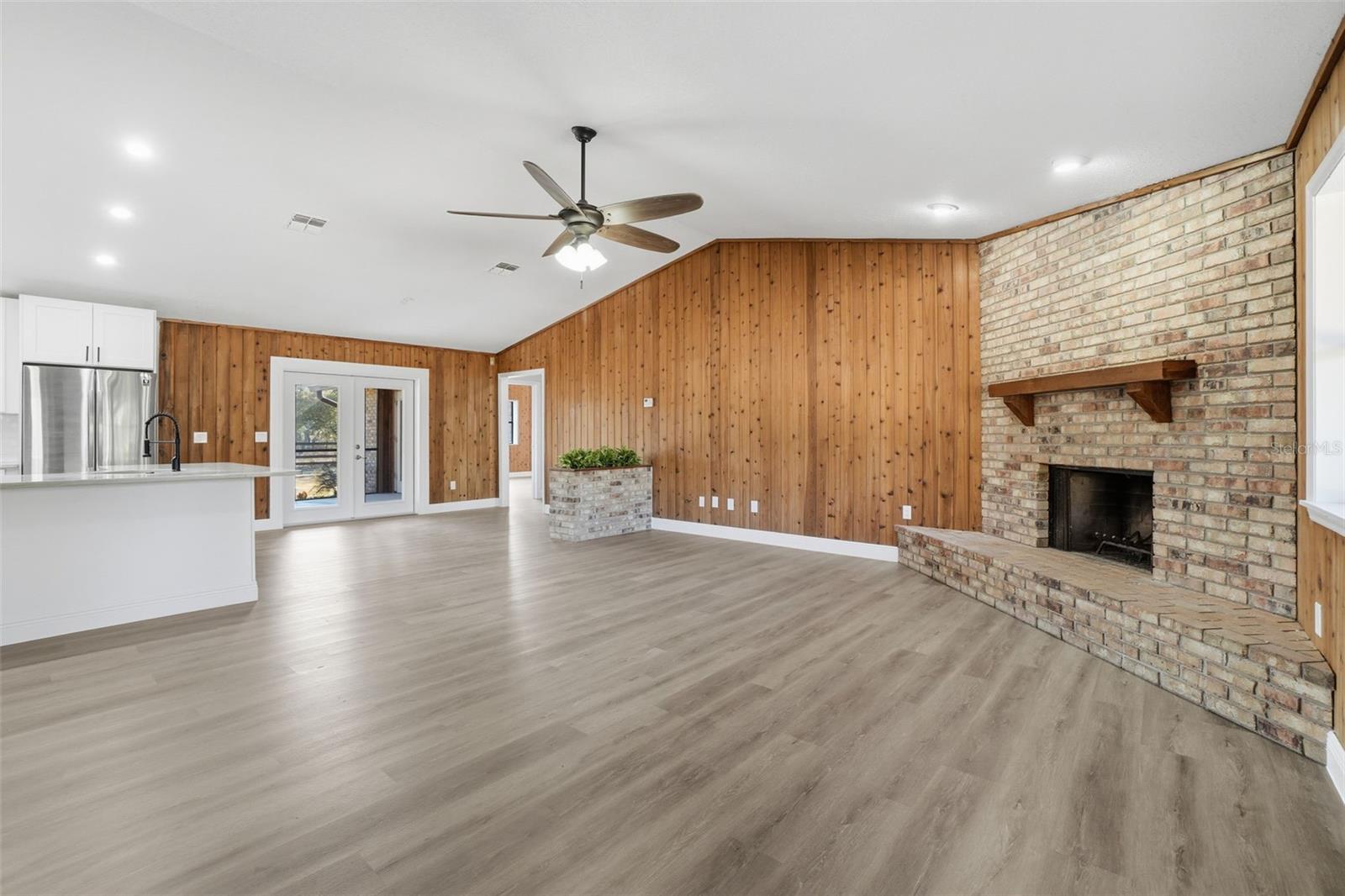 Image 11 of 65 For 370 Sand Pine Place