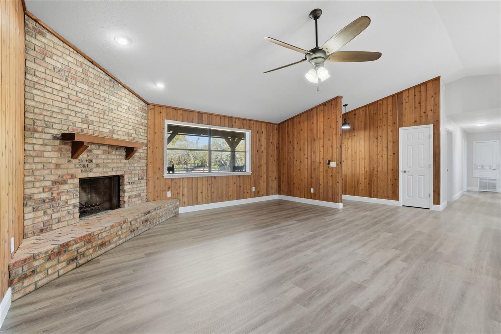 Image 12 of 65 For 370 Sand Pine Place