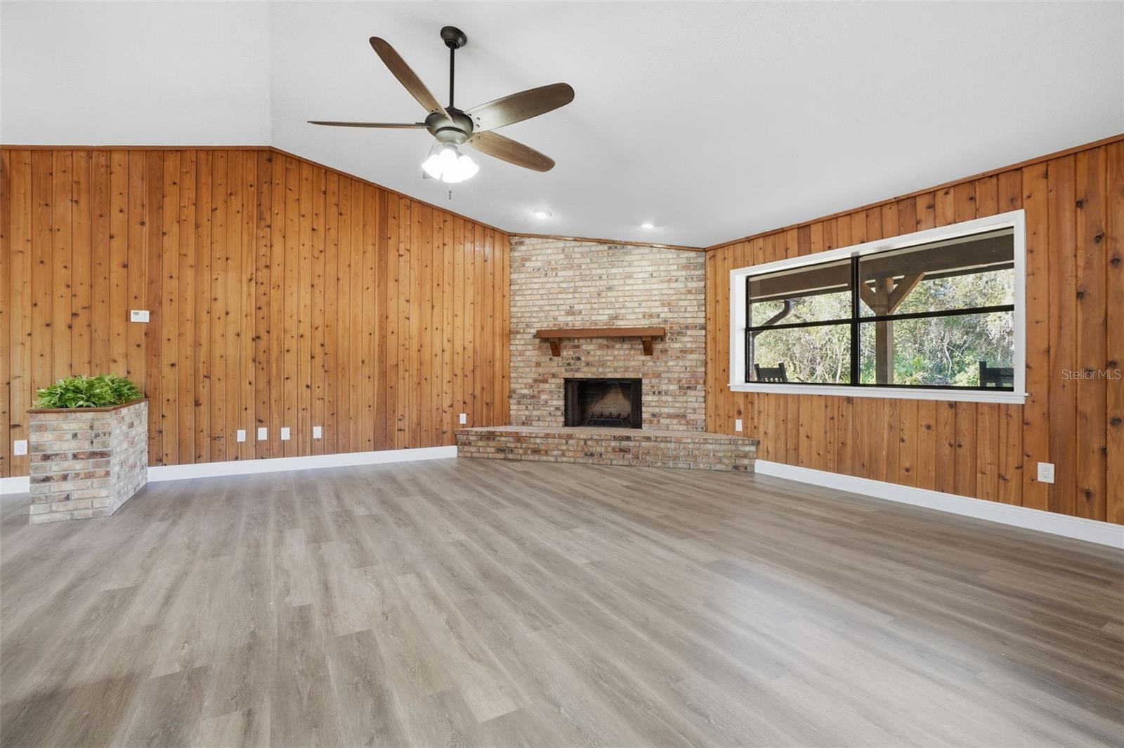 Image 13 of 65 For 370 Sand Pine Place