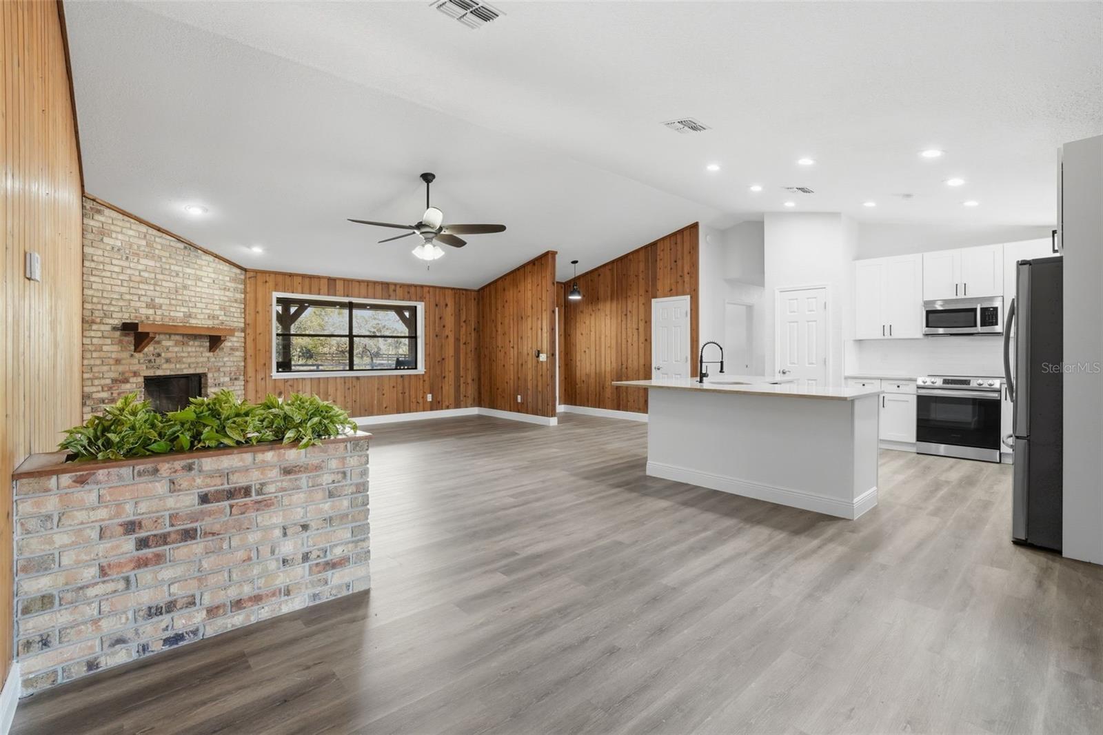 Image 17 of 65 For 370 Sand Pine Place