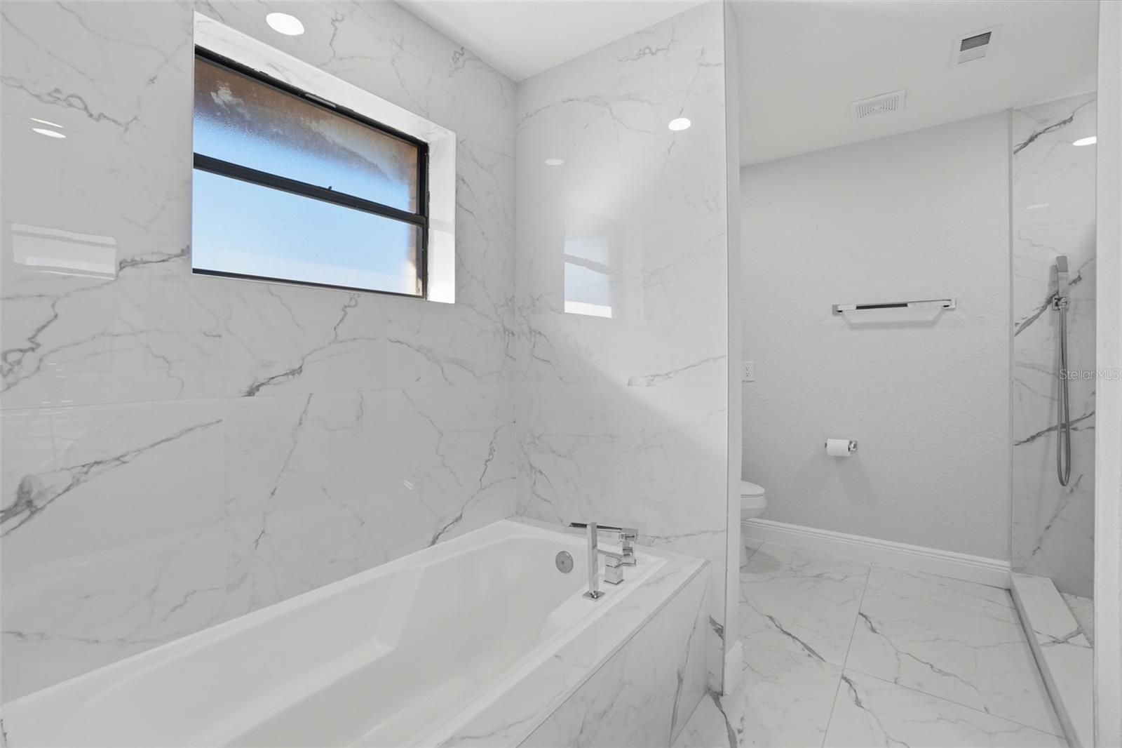 Image 25 of 65 For 370 Sand Pine Place