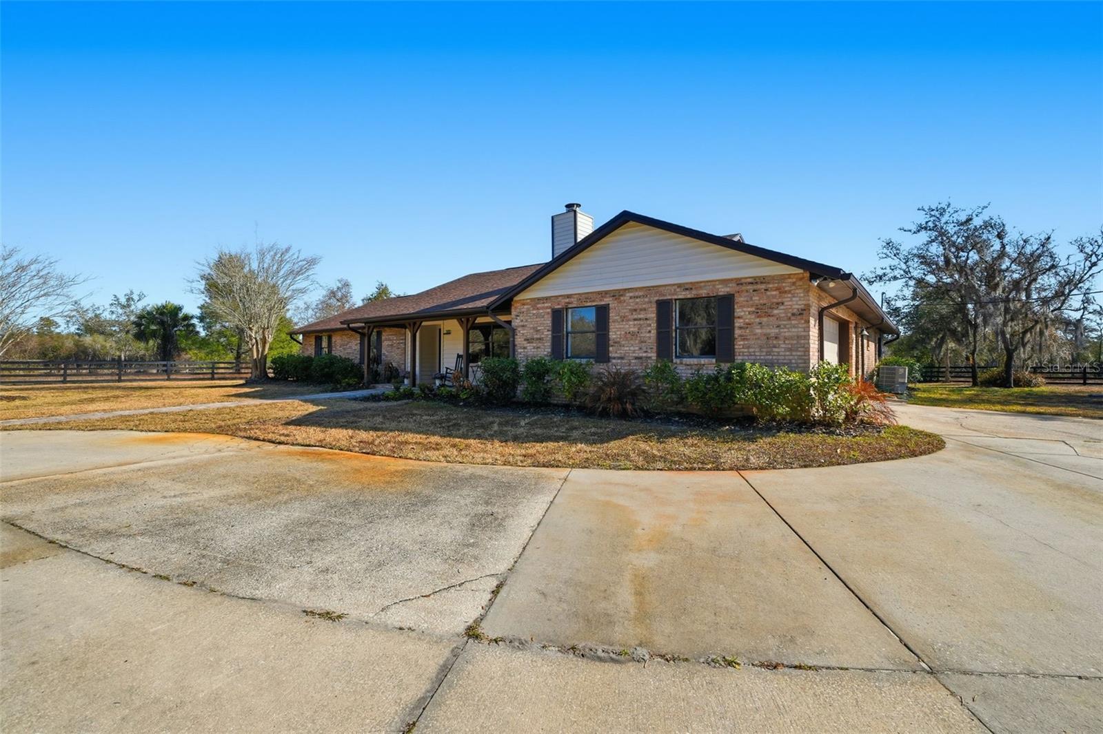 Image 4 of 65 For 370 Sand Pine Place