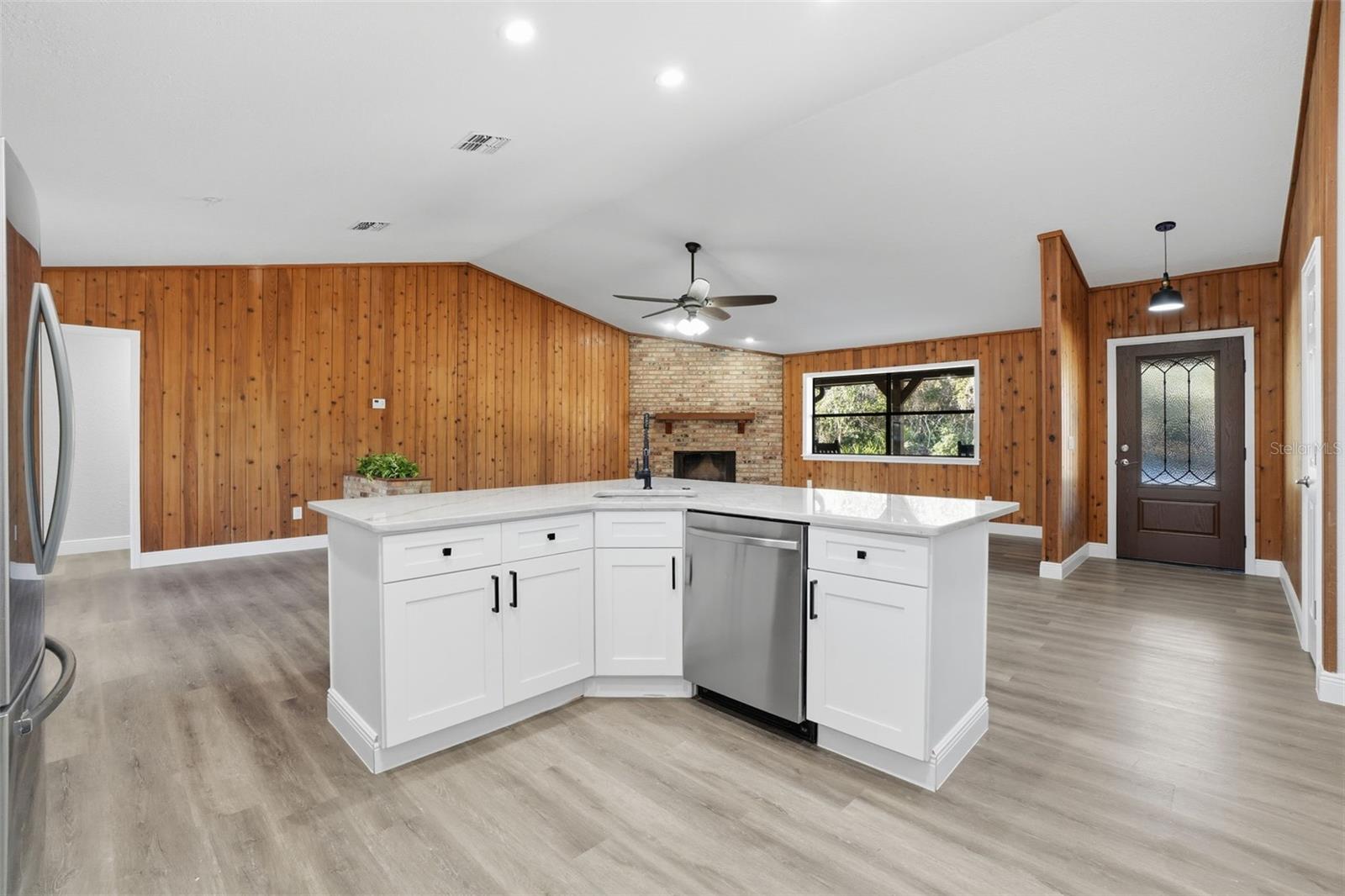 Image 9 of 65 For 370 Sand Pine Place