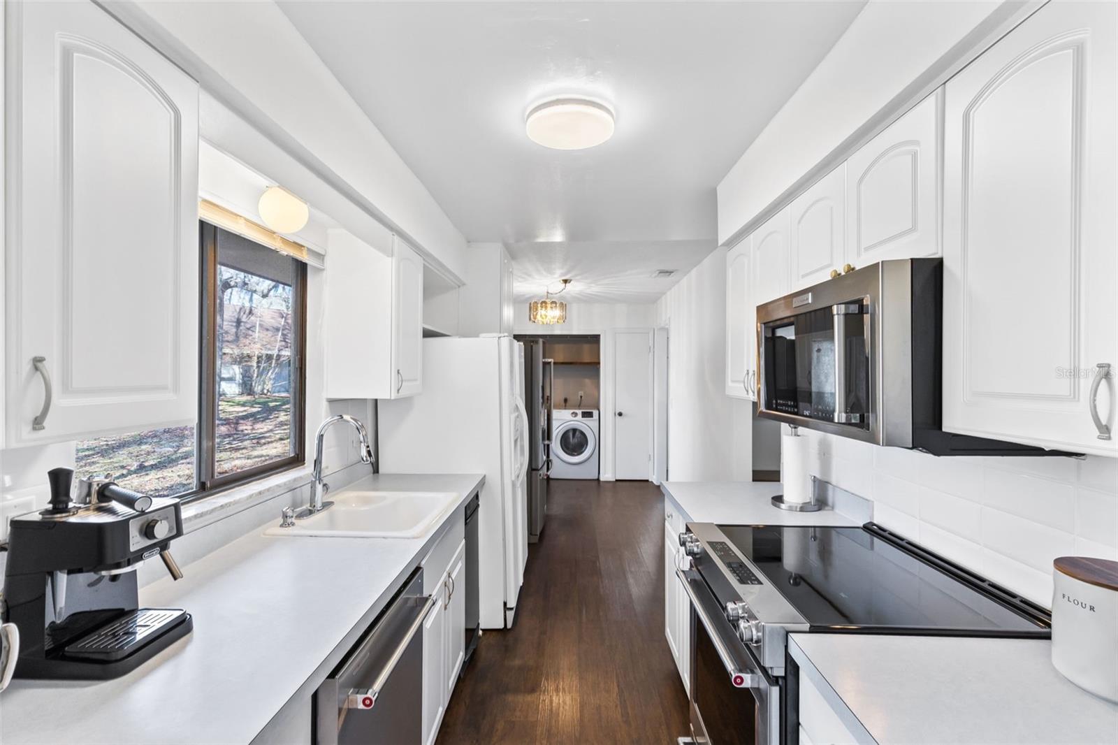 Image 9 of 30 For 710 Briarwood Drive