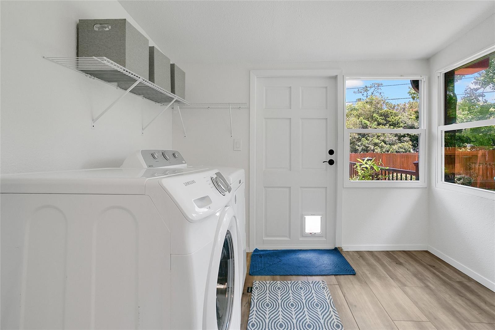 Image 17 of 31 For 416 Grandview Avenue N