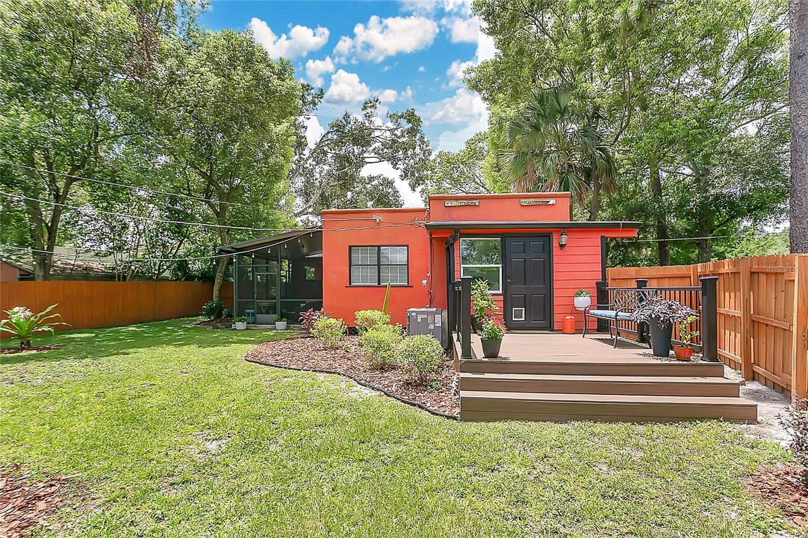 Image 24 of 31 For 416 Grandview Avenue N