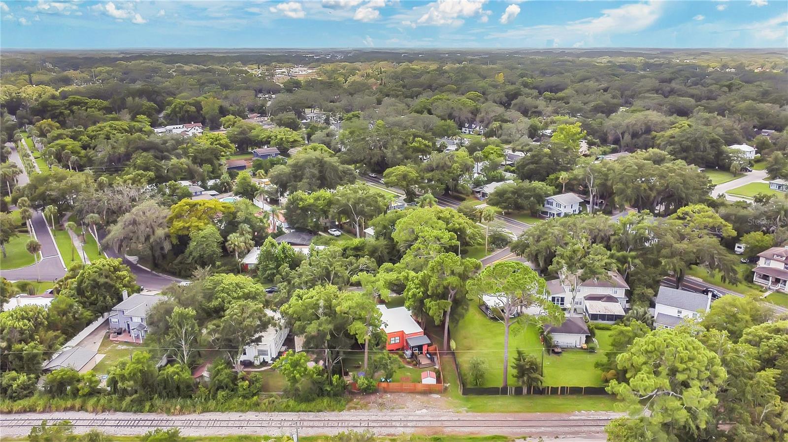 Image 29 of 31 For 416 Grandview Avenue N