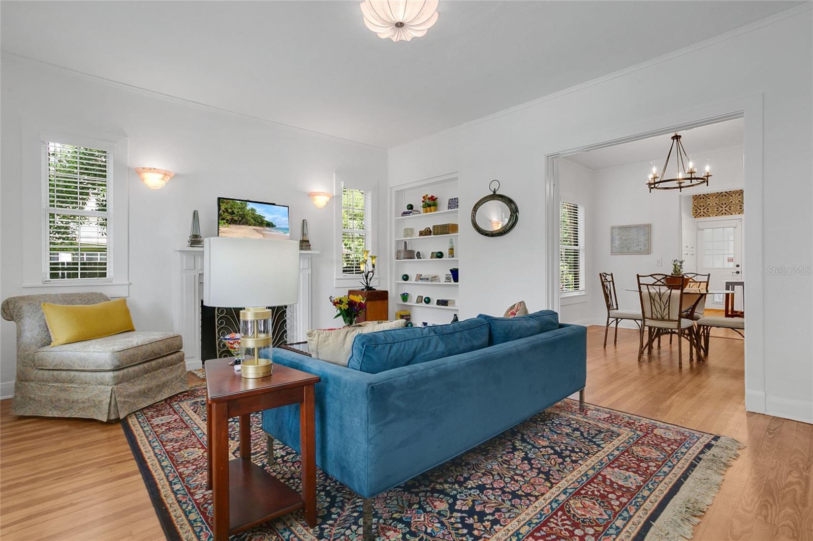 Image 5 of 31 For 416 Grandview Avenue N