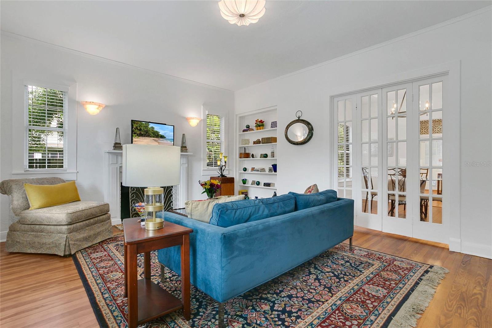 Image 6 of 31 For 416 Grandview Avenue N